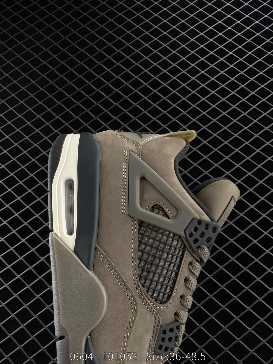 Nike SB x Air Jordan 4 Retro 